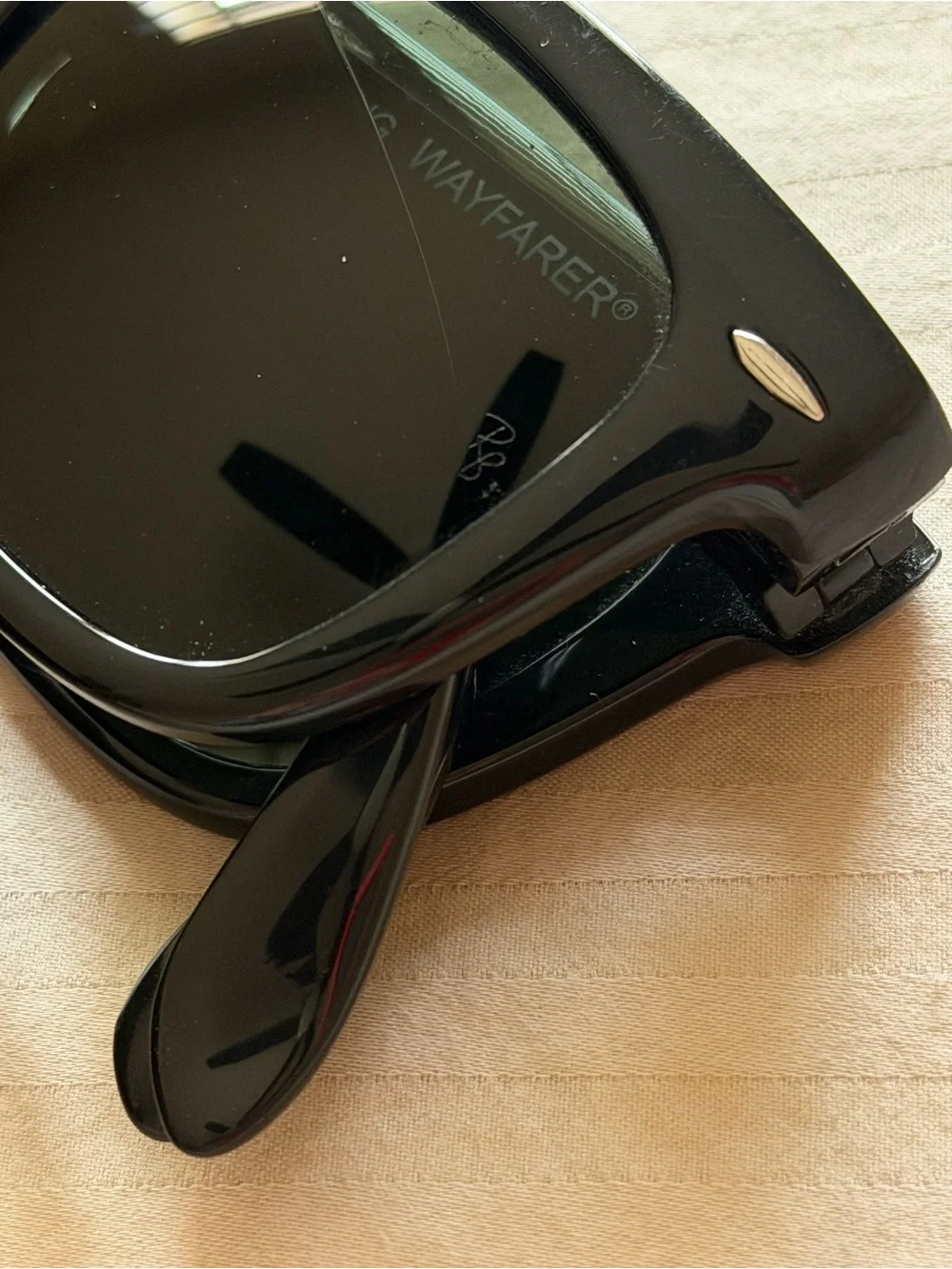 Ray-Ban Folding Wayfarer Sunglasses in Black With Carrying Case
